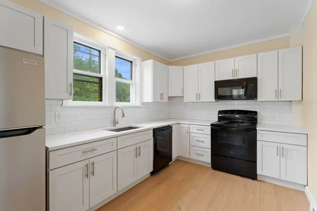 519 Kings Hwy unit 1 – photo 1 of 25