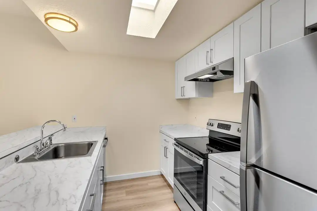 4468 Linden Ave N unit Unit 204 - More