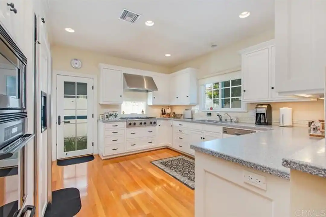 958 A Ave - View 3
