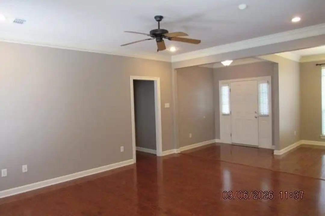 1130 Trillium Dr - View 5
