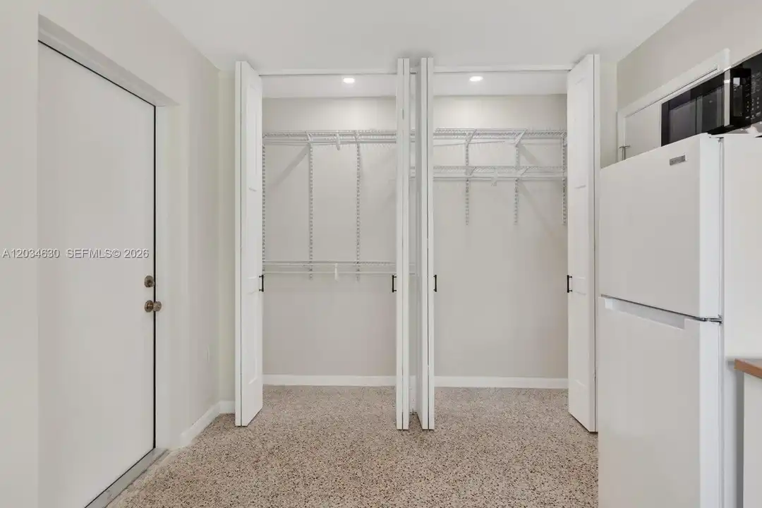 2207 SW 22nd St unit - - View 6