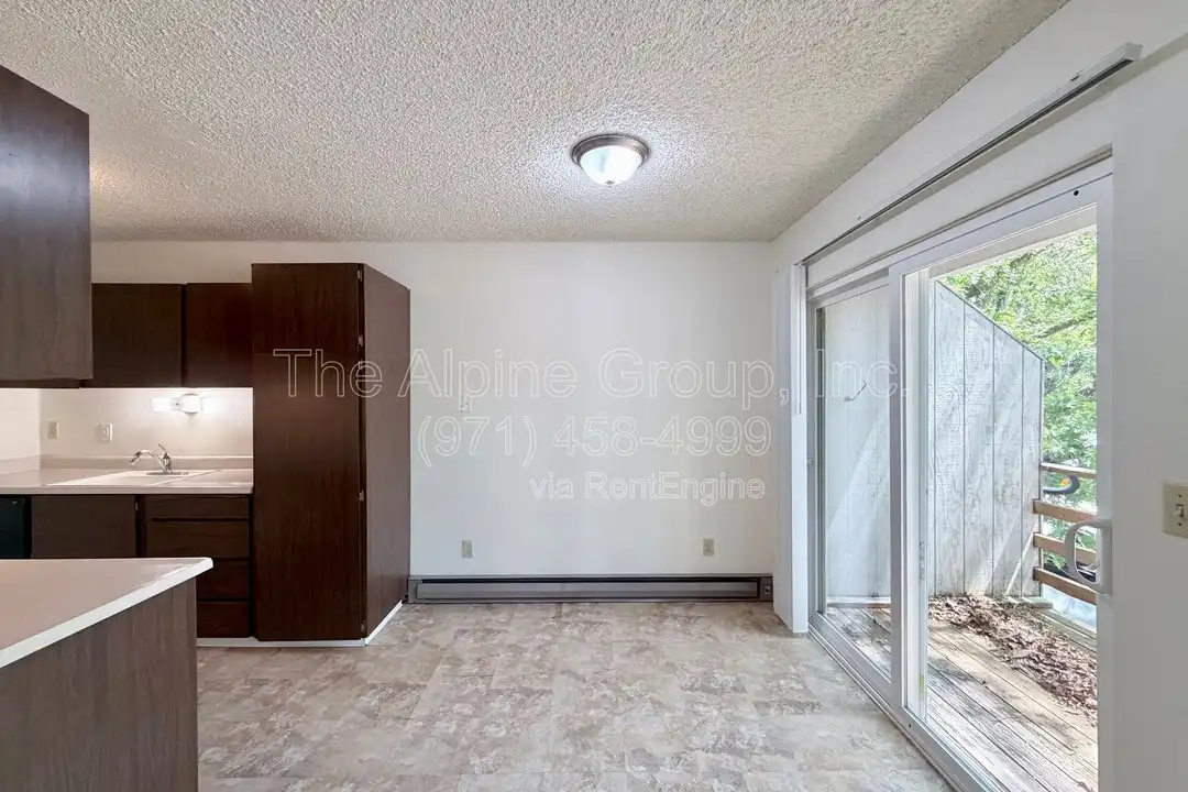 13325 SW 17th St - View 4
