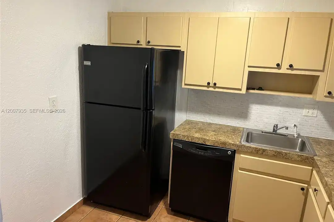 10525 SW 112th Ave #114 - View 6