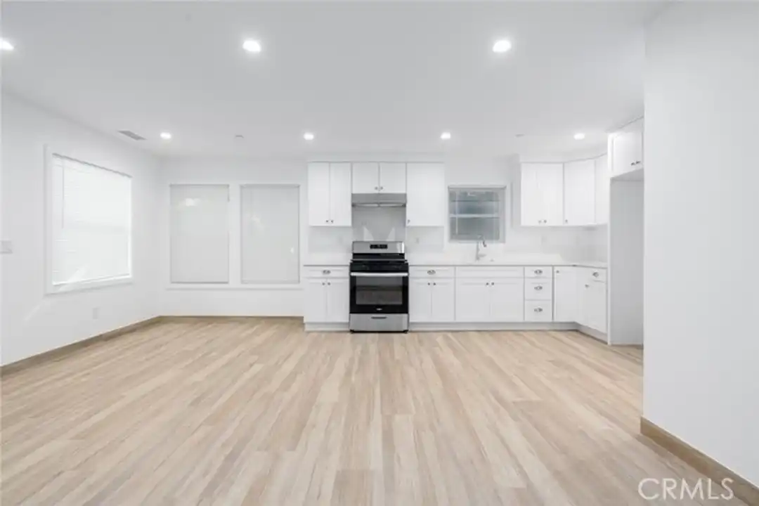 710 N Minter St unit 6 - View 3