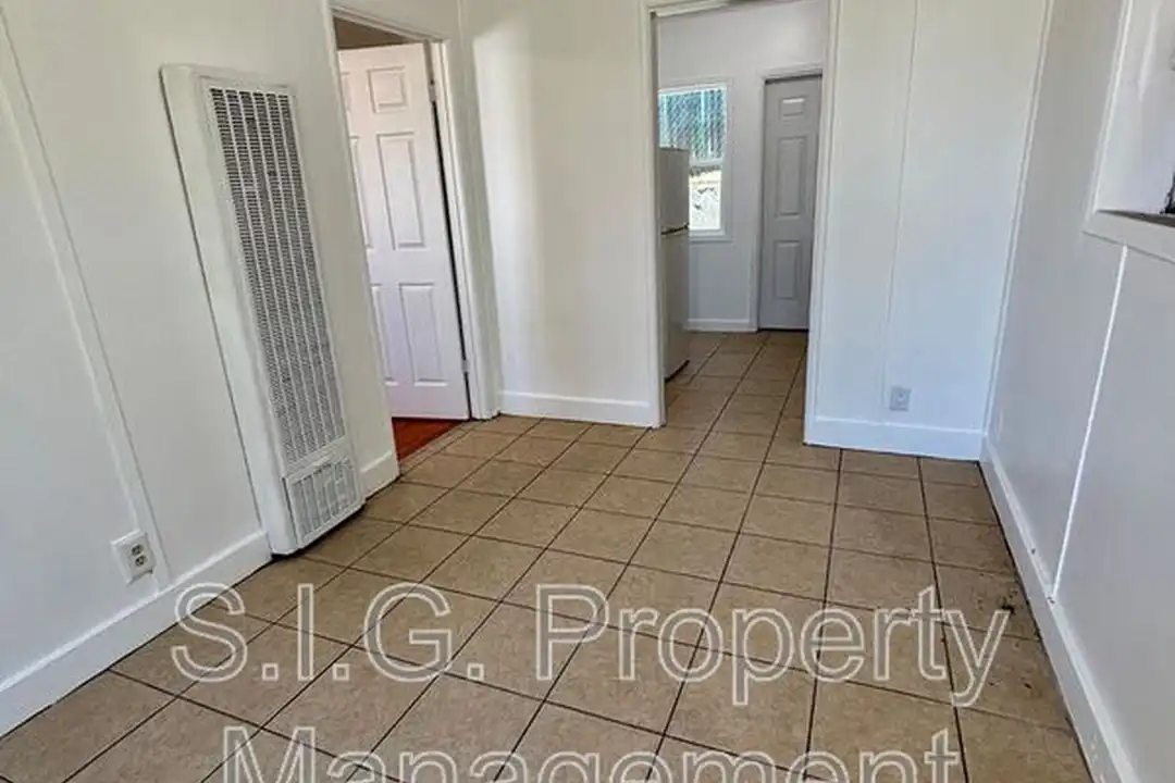 10156 Helendale Ave - View 2