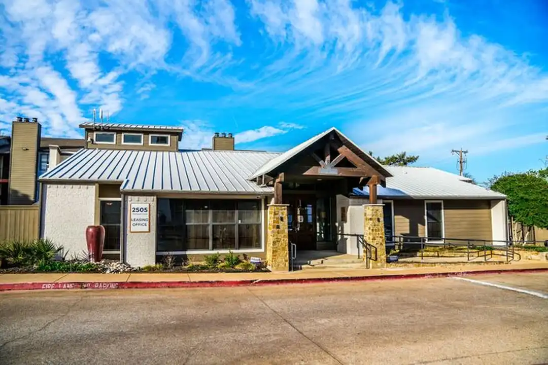 2501 Thomason Cir unit 304 - View 5