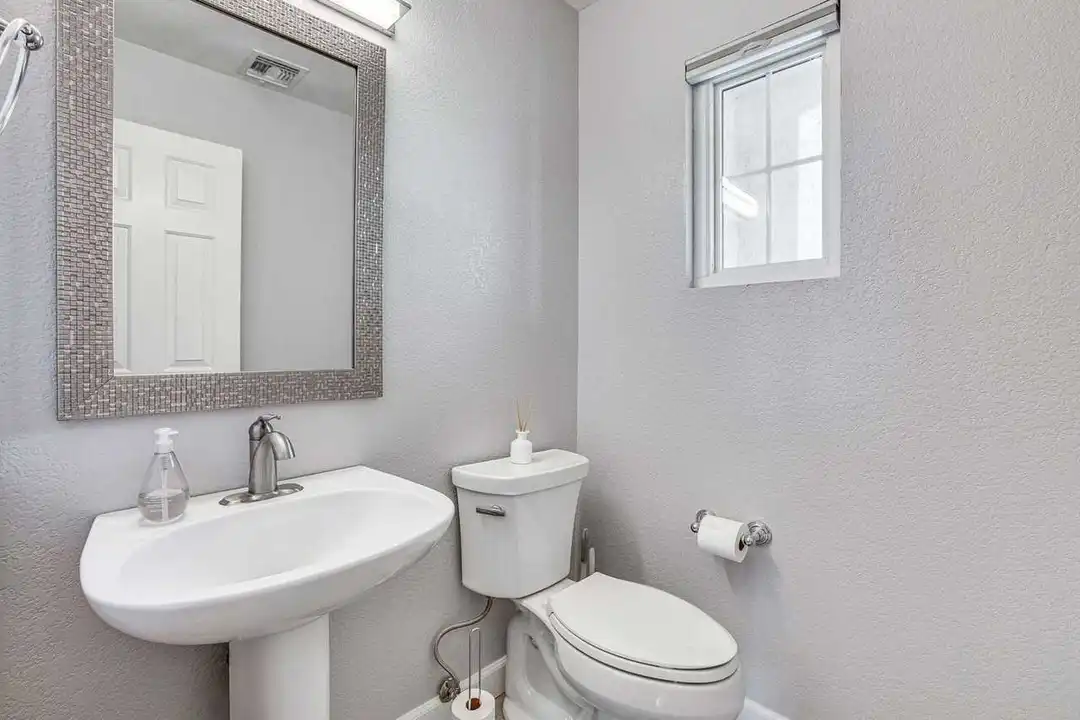 3043 E Fremont Rd unit 1546371P - More