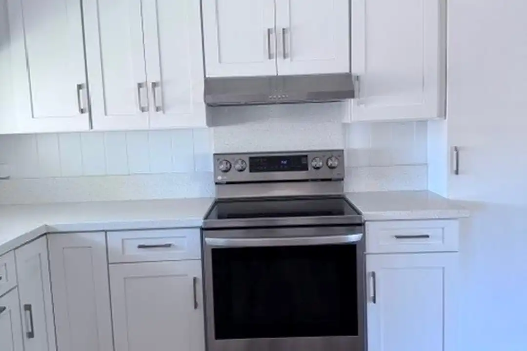 1202 Puu Poni Pl - More