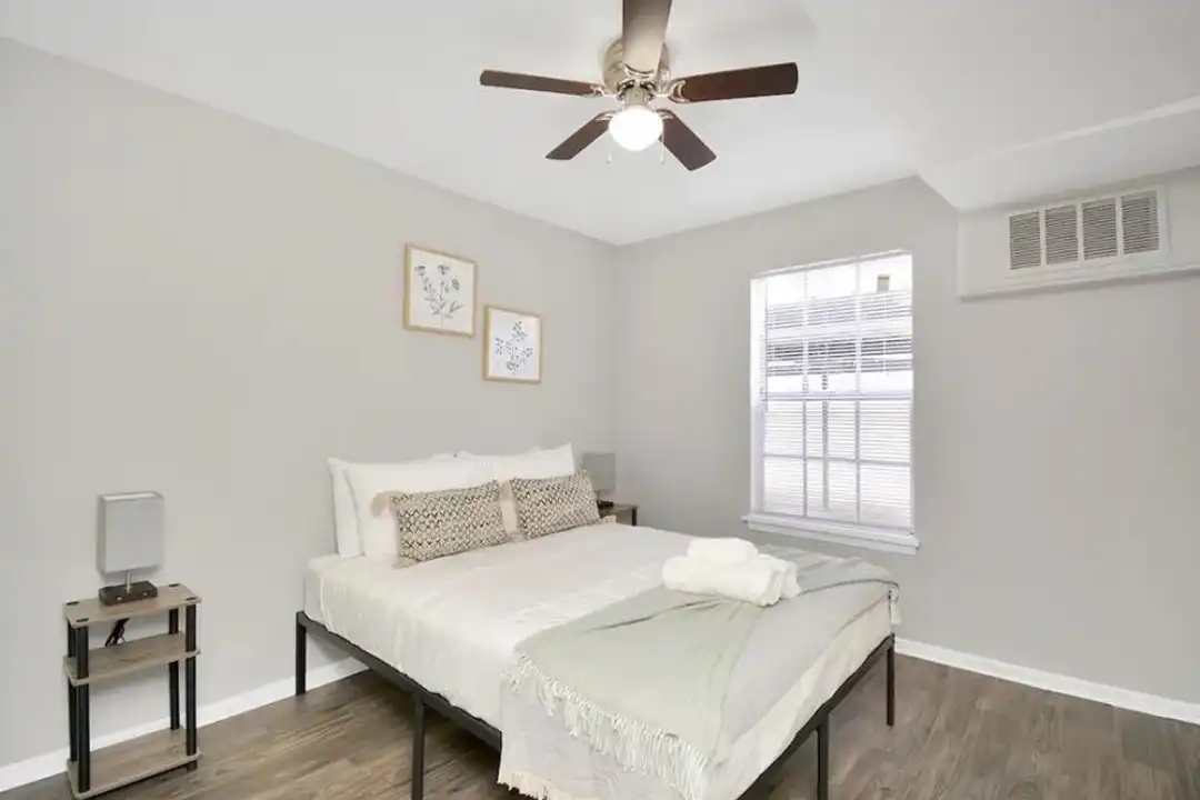 202 Cole St unit 15 - View 4
