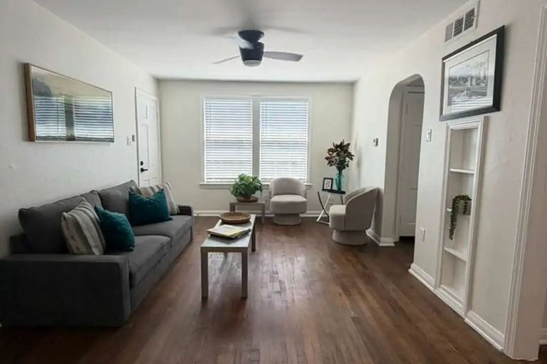 204 W Rosewood Ave unit 1-4 - View 5