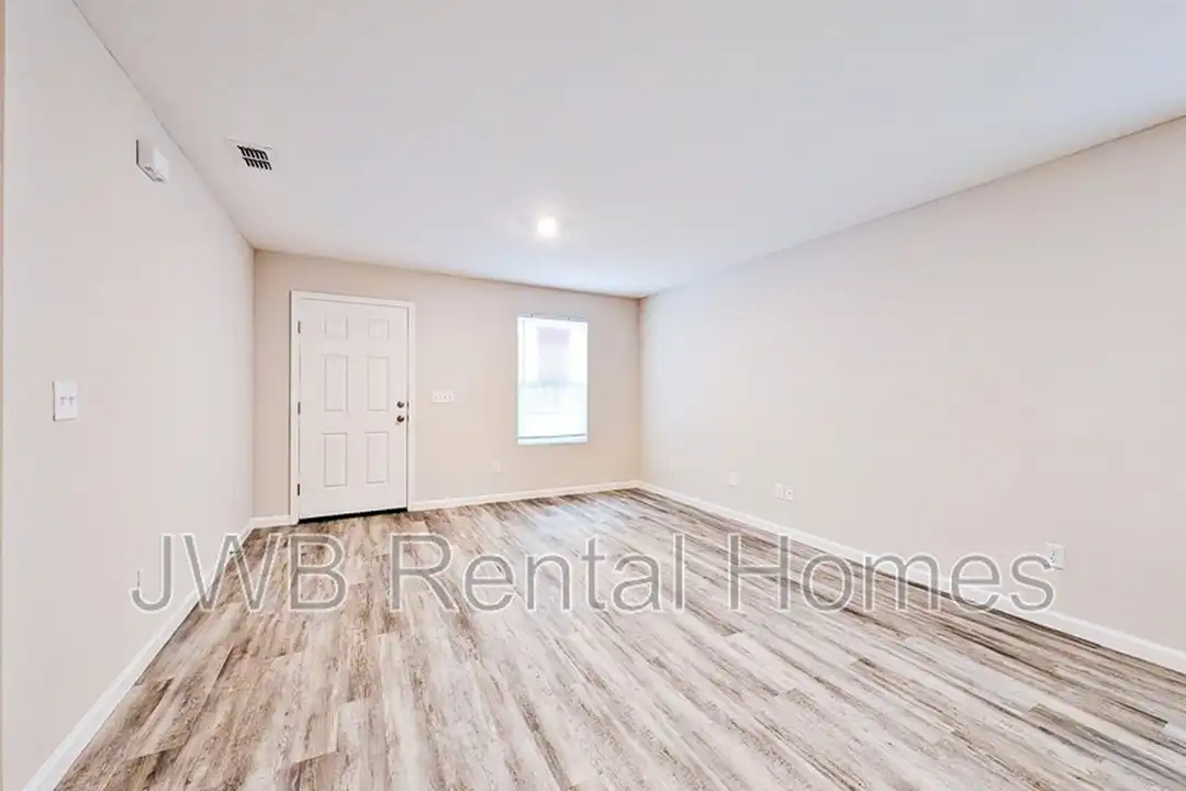 7828 Dekle Ave – pohled 6