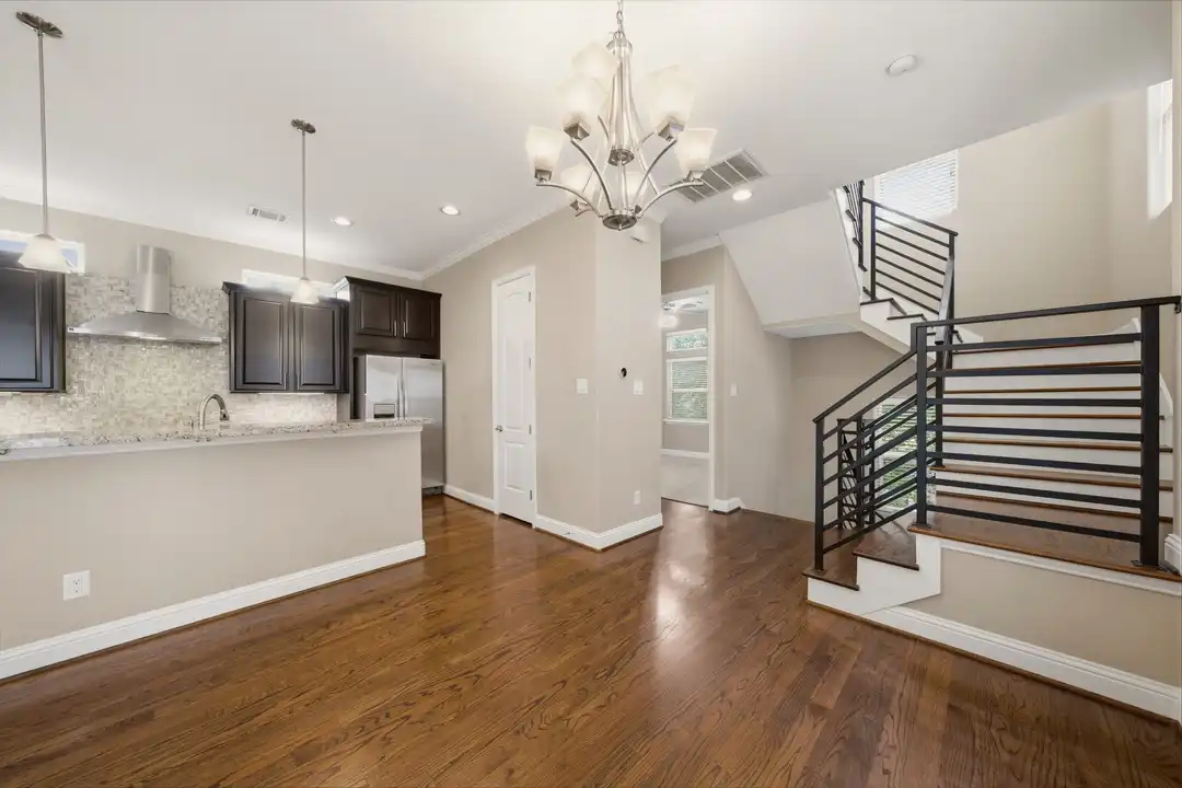 1113 W 18th St unit A - View 4