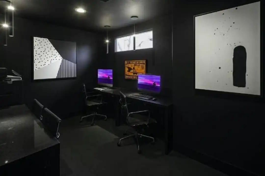 2598 Associated Rd - More
