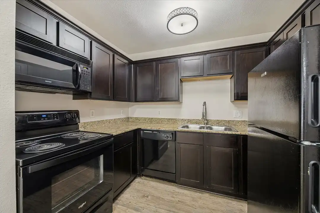427 W. 16th – photo 1