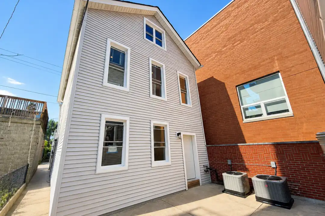 1905 W Huron St – photo 1