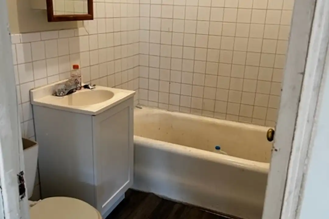 4402 Magoun Ave unit H - View 2