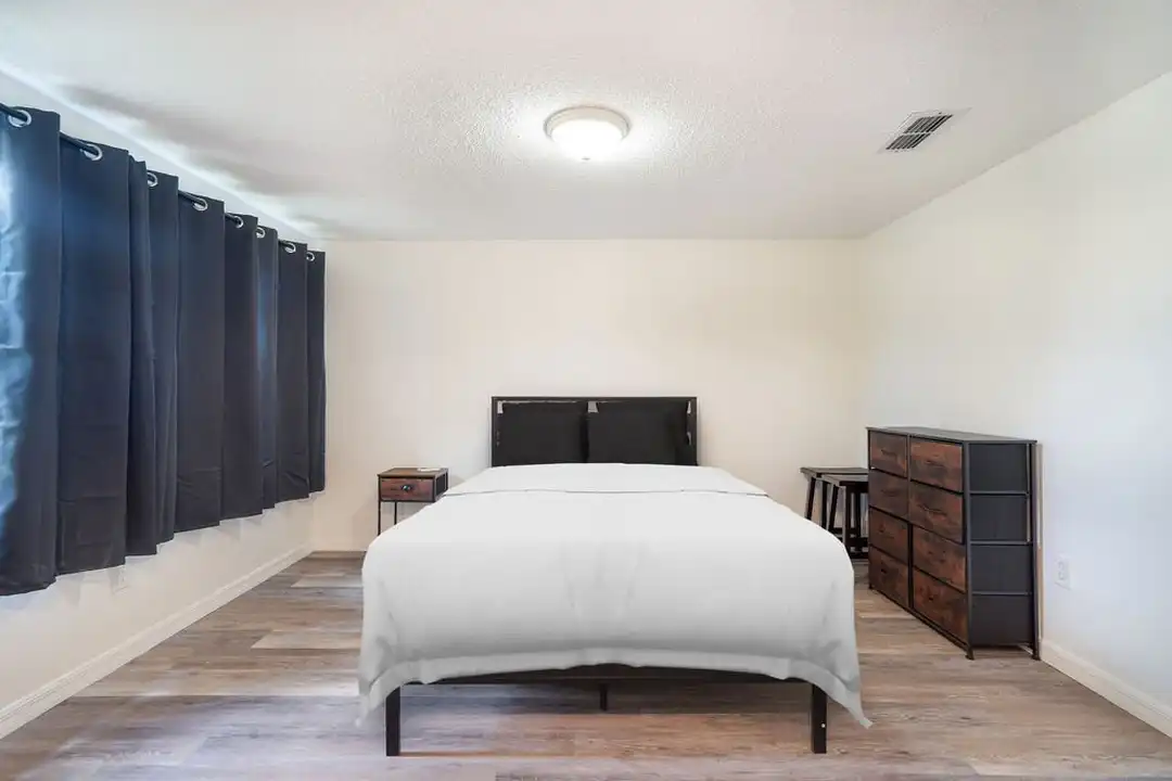 7407 Duke Dr – photo 1 of 7