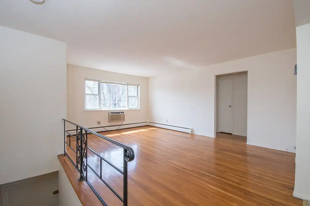 Oak Terrace – photo 1 of 24