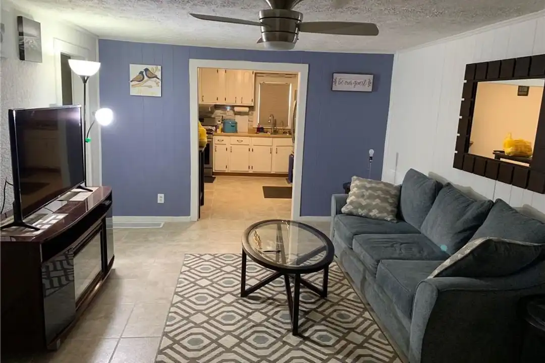 2512 Nash St - View 3