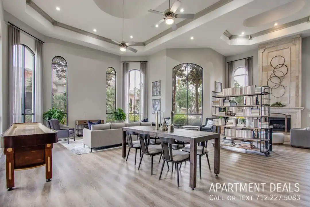 Apartment in Houston - View 4