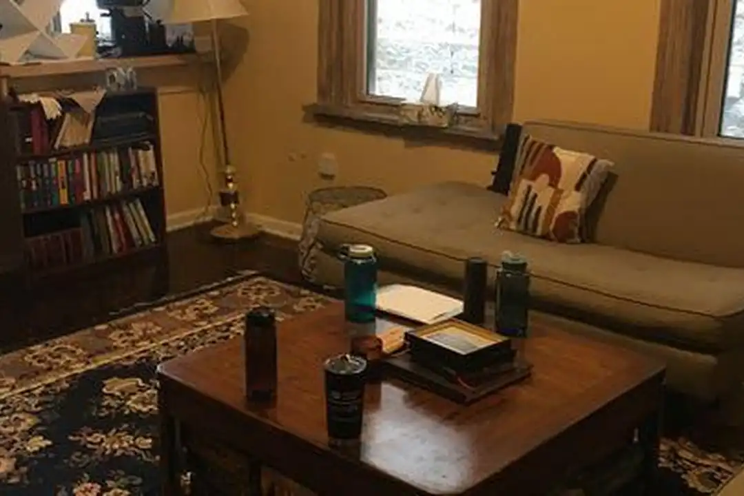 821 N Hermitage Ave - View 2