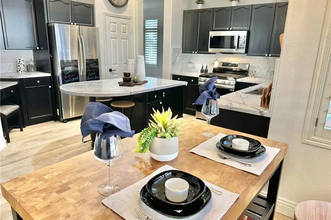 20 Chateau Whistler Ct - View 2