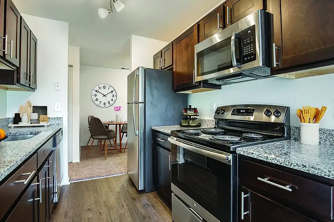 Westwinds Apartments – photo 1