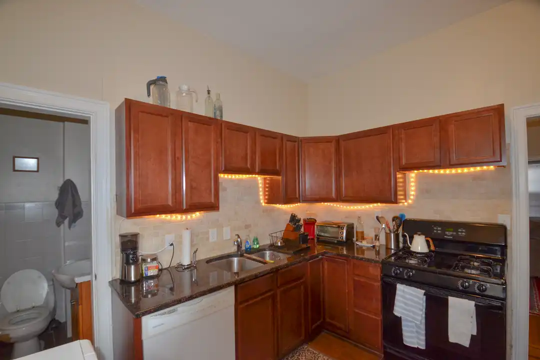 40 Bowen St unit 1 - View 4
