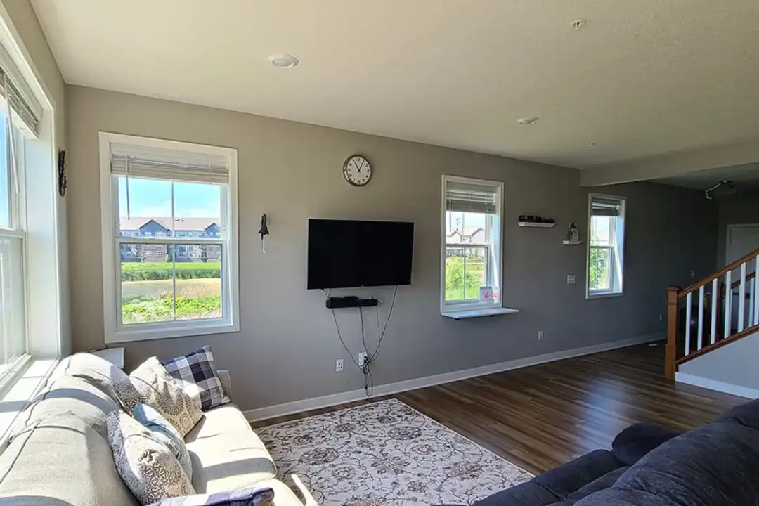 7254 Yellowstone Ct N - More