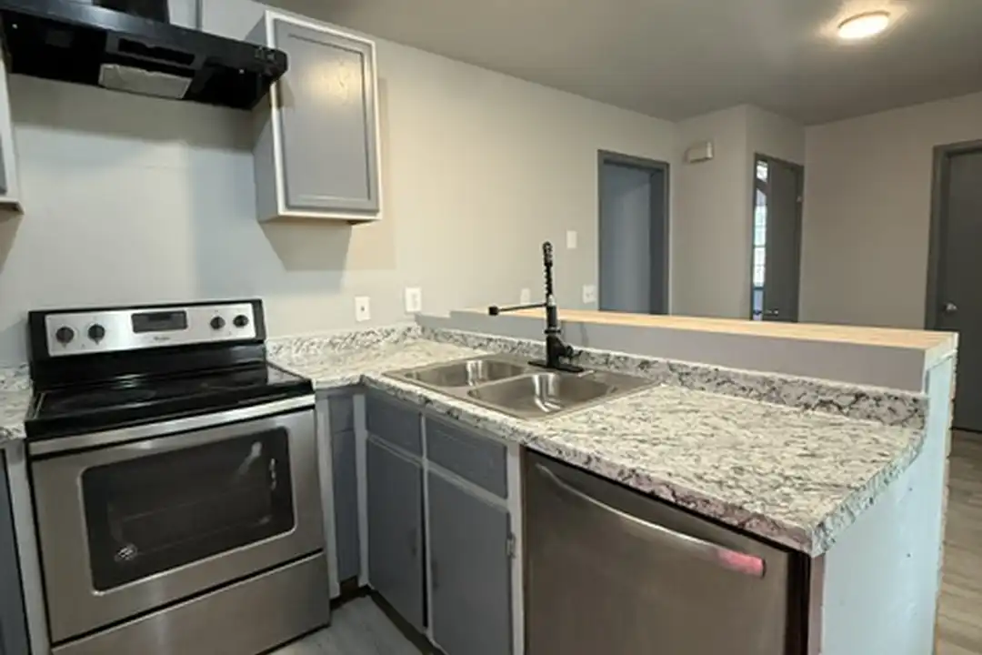 5440 48th St - View 2