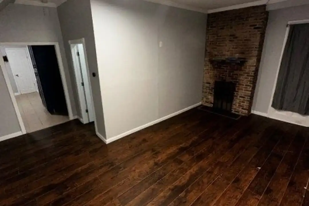 208 E 9th St - More