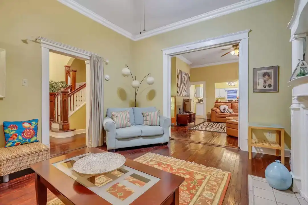 524 E Duffy St unit 1369217P - More
