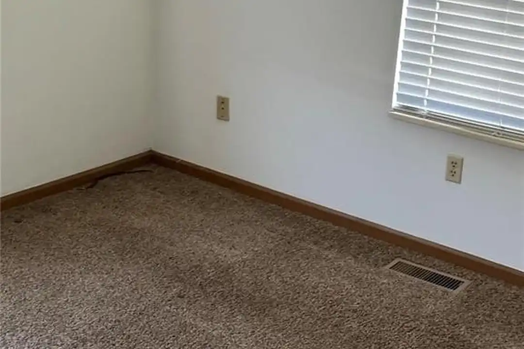 840 Southgate Dr - View 5