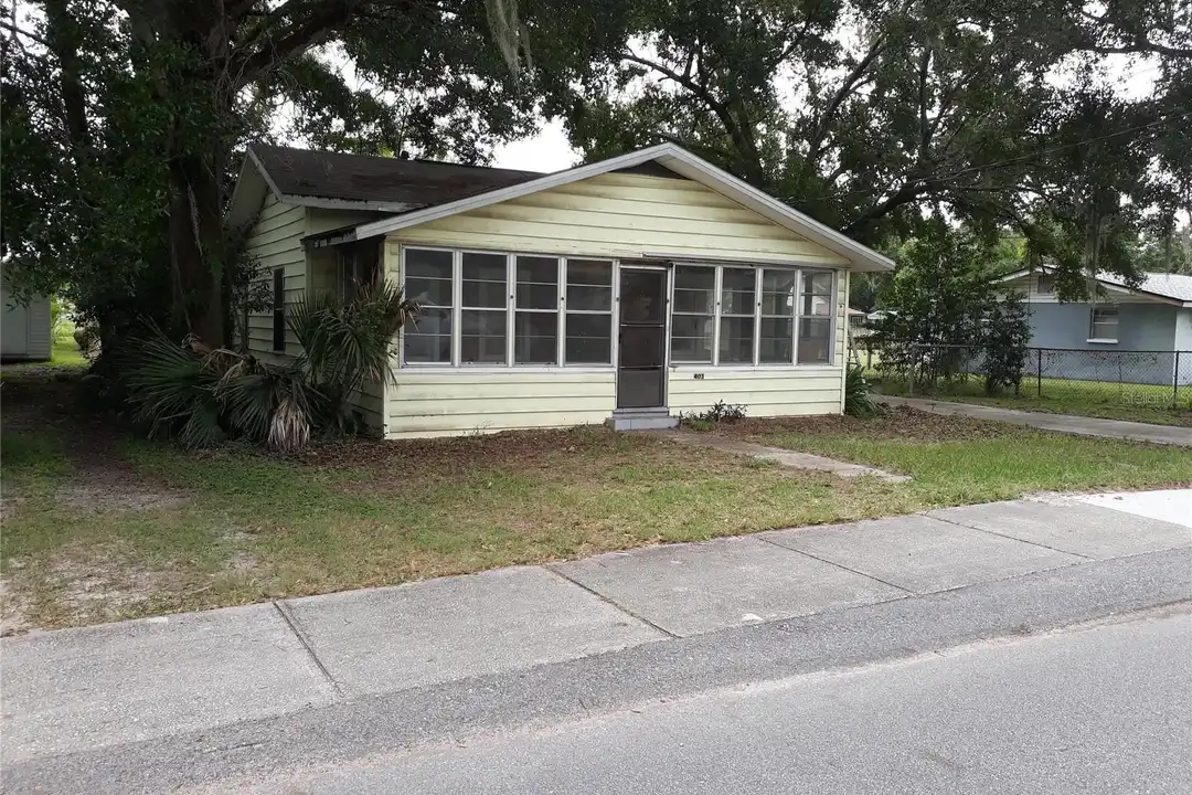 403 Walnut St – photo 1 of 14