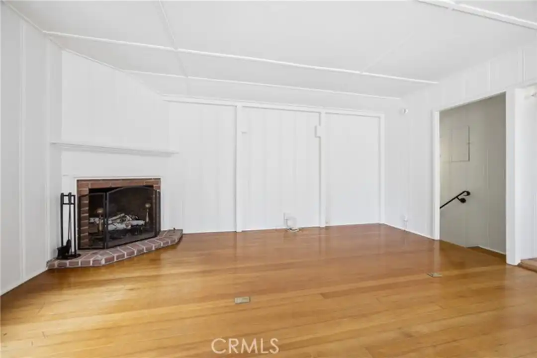 550 St Ann's Dr - View 6