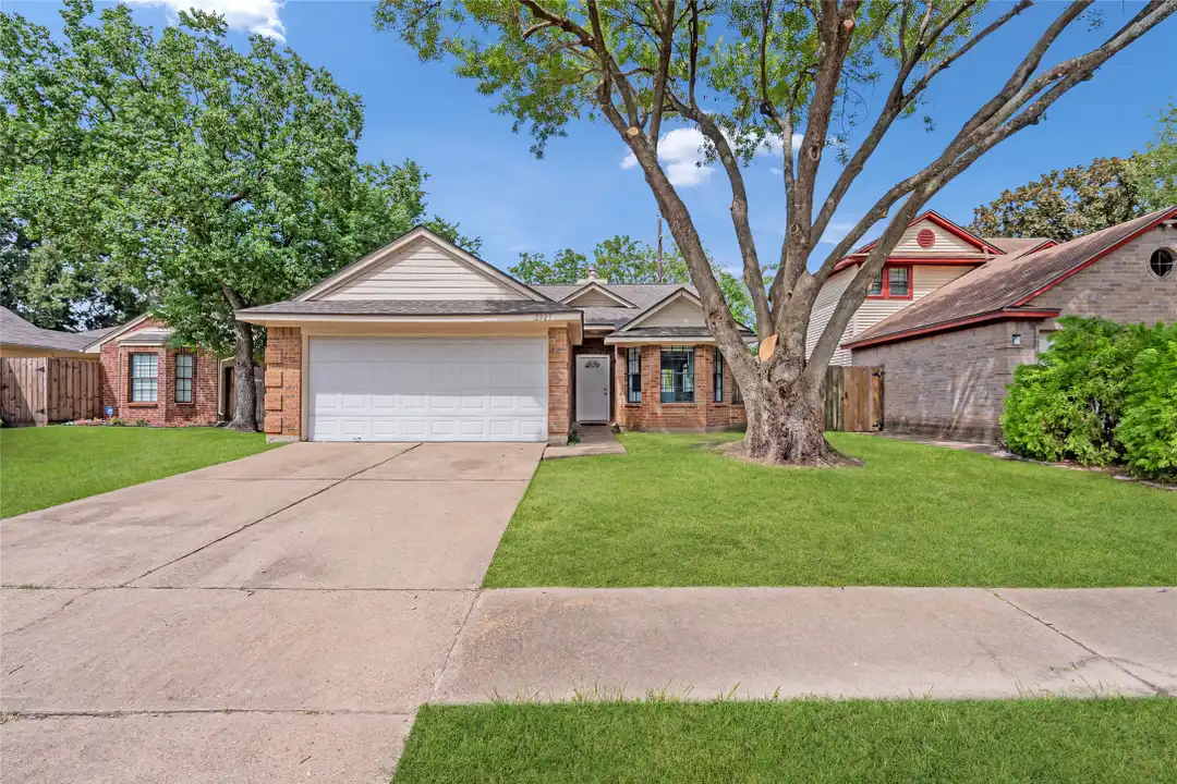 2527 Silver Trumpet Dr - View 3