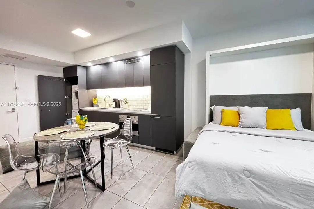 227 NE 2nd St unit #1508 - More