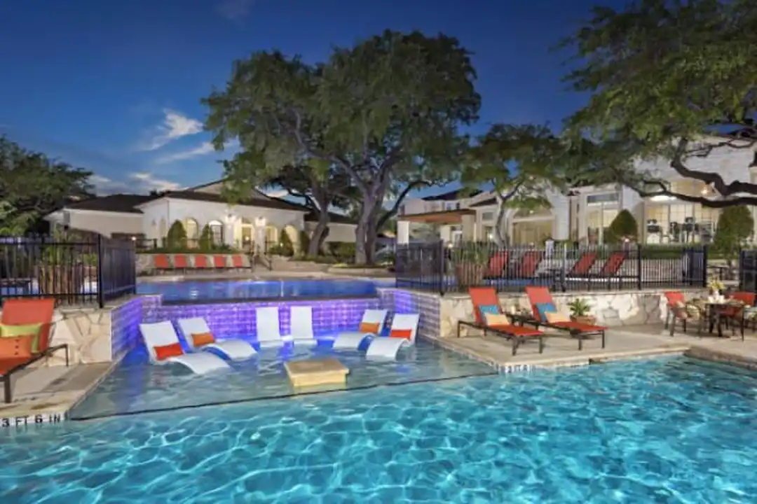 Apartment in San Antonio, Bexar - View 2
