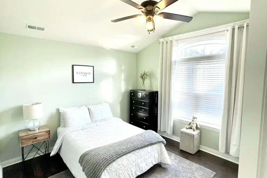401 E Honey Ln - View 6