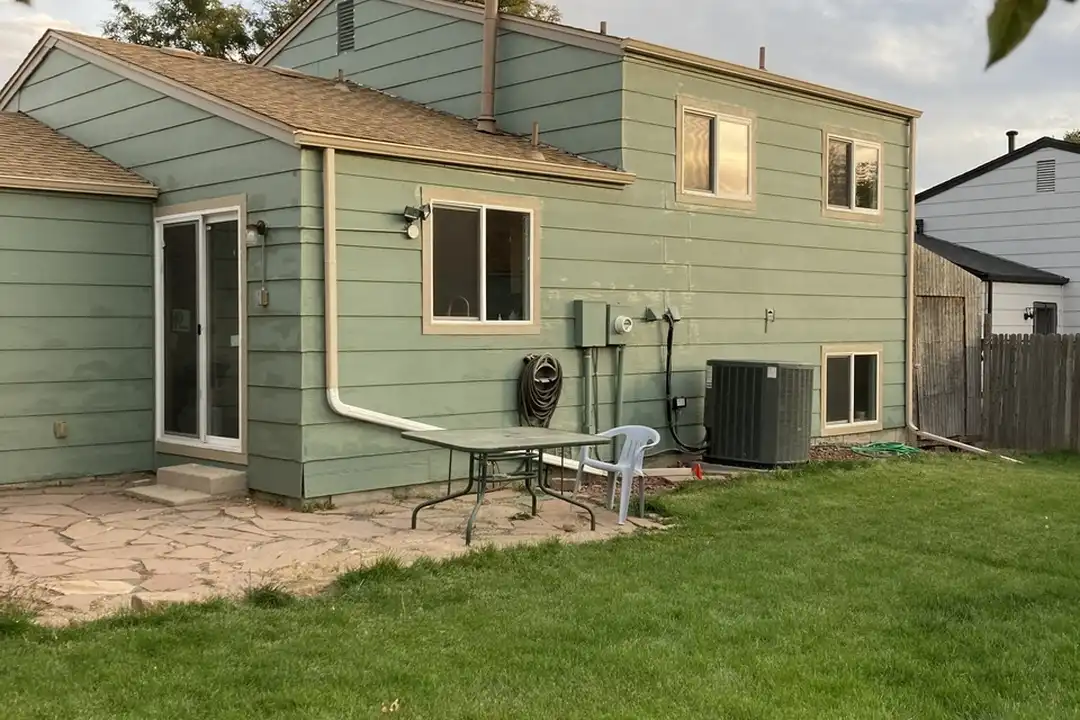 1661 Killarney St - View 3