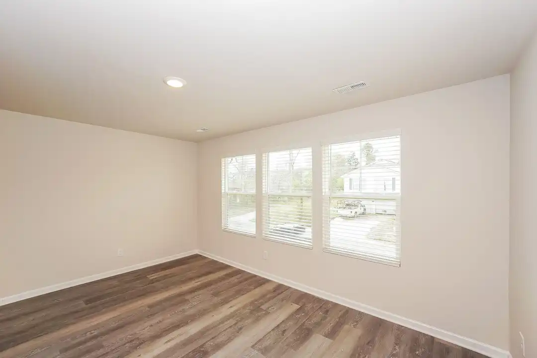 225 Kennerly Ave - View 5