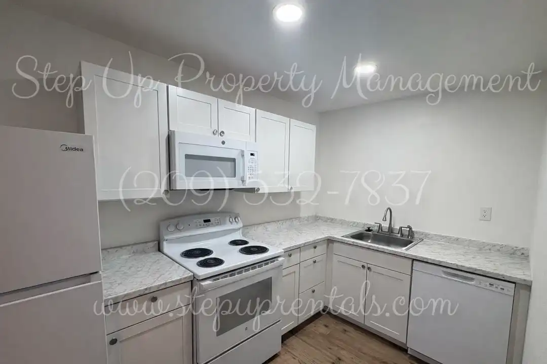 494 Snell St unit 496 - View 5
