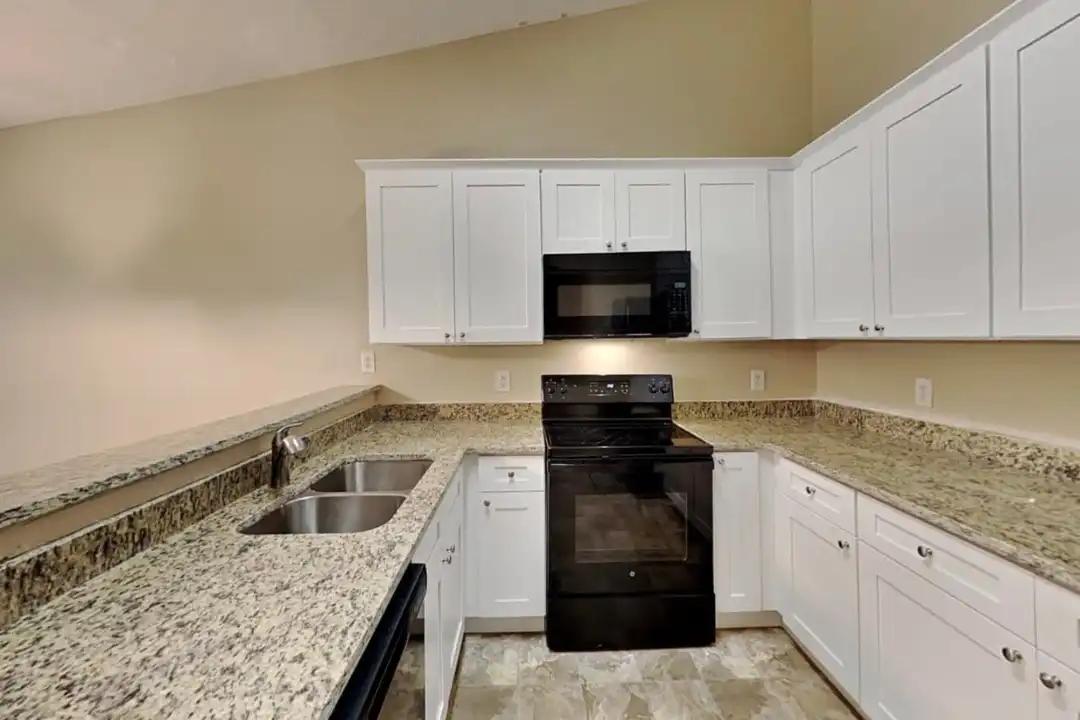 Apartment in Covington - View 4