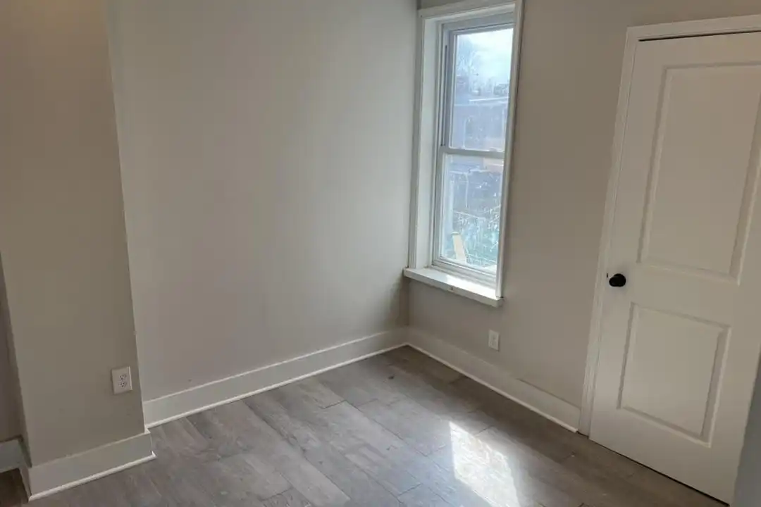 House in Philadelphia - More