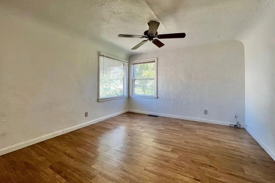 2228 10th Ave - View 2
