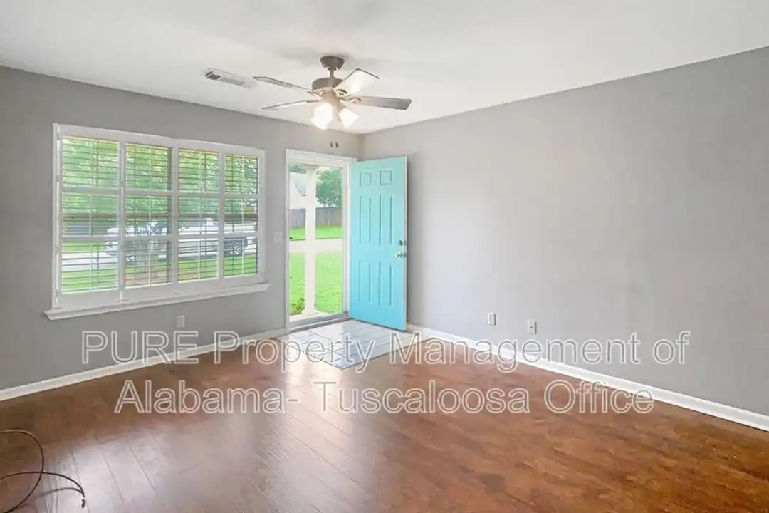 2751 Meadowlark Ln - View 3