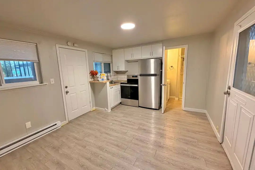 Apartment in Tacoma - View 2