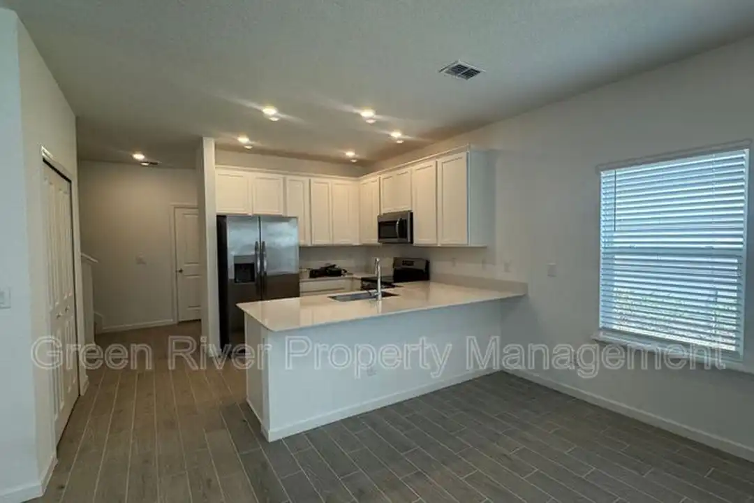 Apartment in Middleburg - More