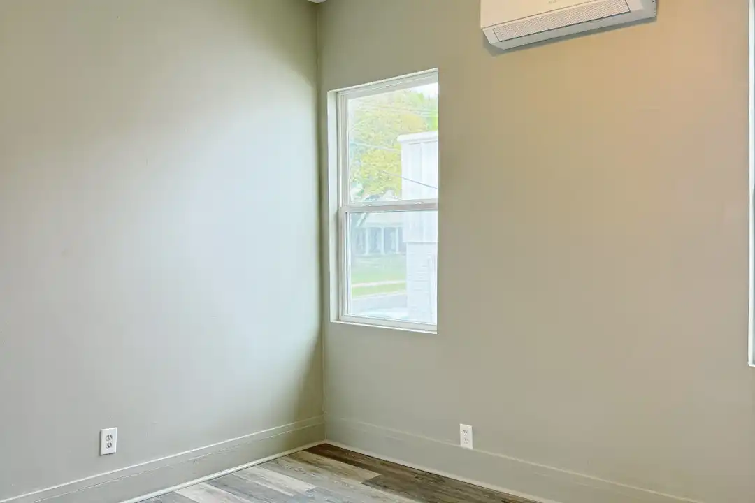 650 Park Ave unit 6 – photo 1 of 7