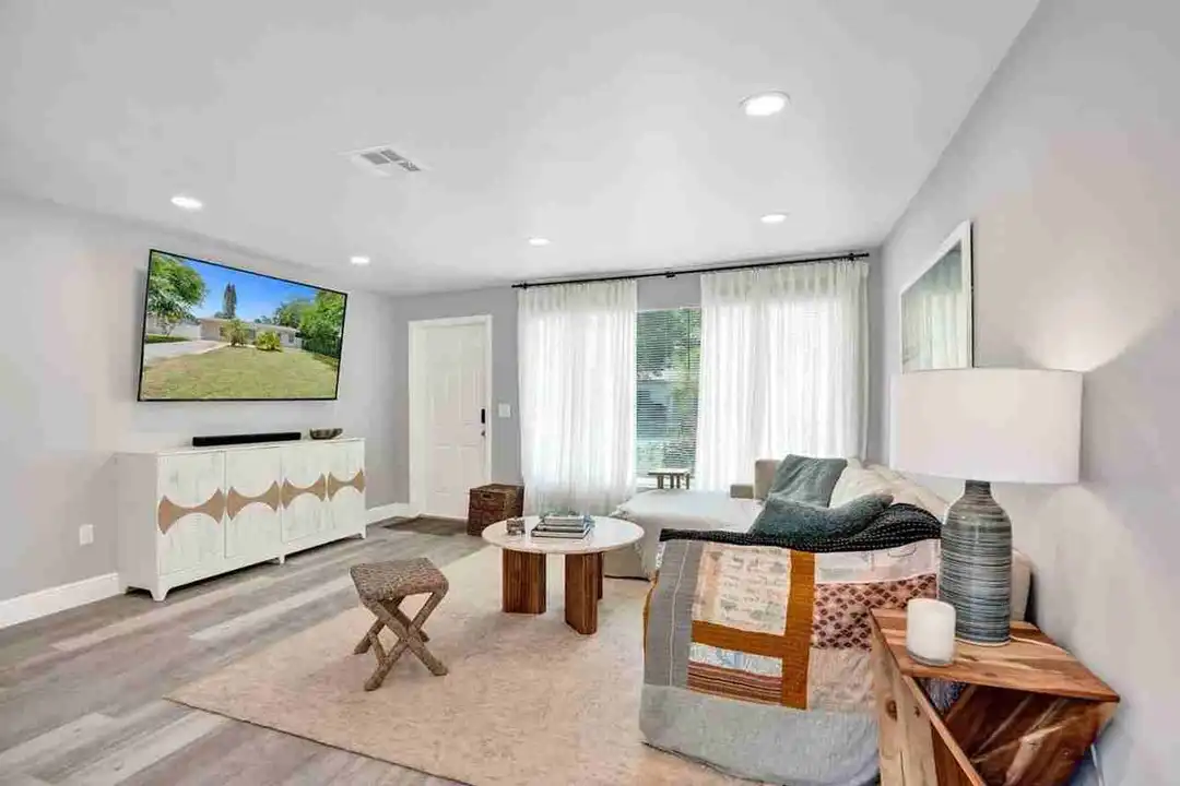 1587 NE 30th St unit 1503921P - View 5